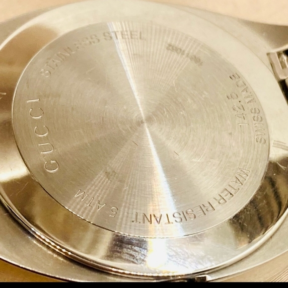 SALE! GUCCI DIAMOND 💎 LUXURY WATCH..Black Face w/ Diamonds as markers - Picture 9 of 10